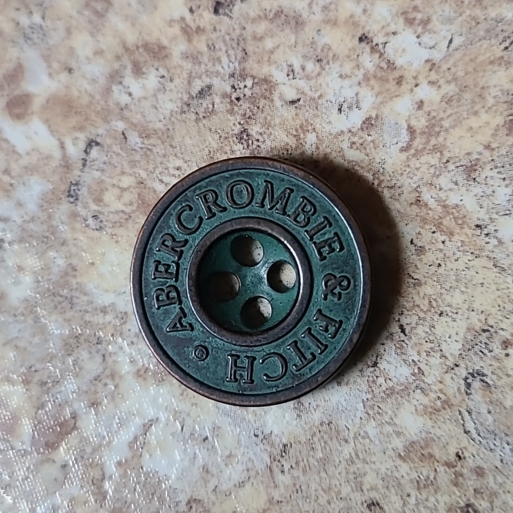 Abercrombie and Fitch button
